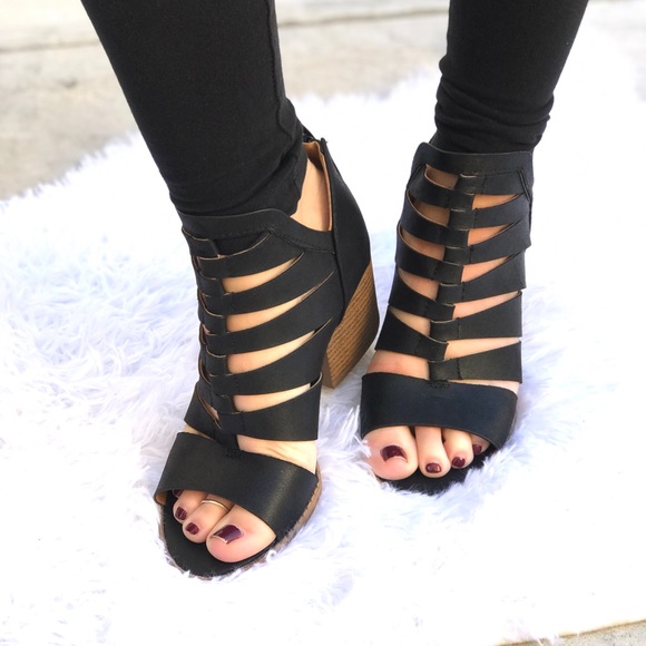 Qupid CORE Caged Booties - Picture 2 of 4